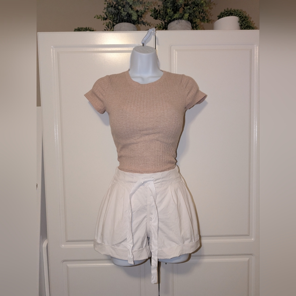 🤍Lululemon White Drawstring Shorts